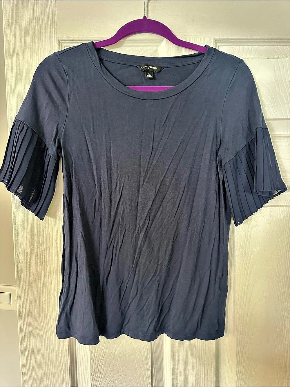 Banana Republic Pleated Sleeve Top in Blue Size Small